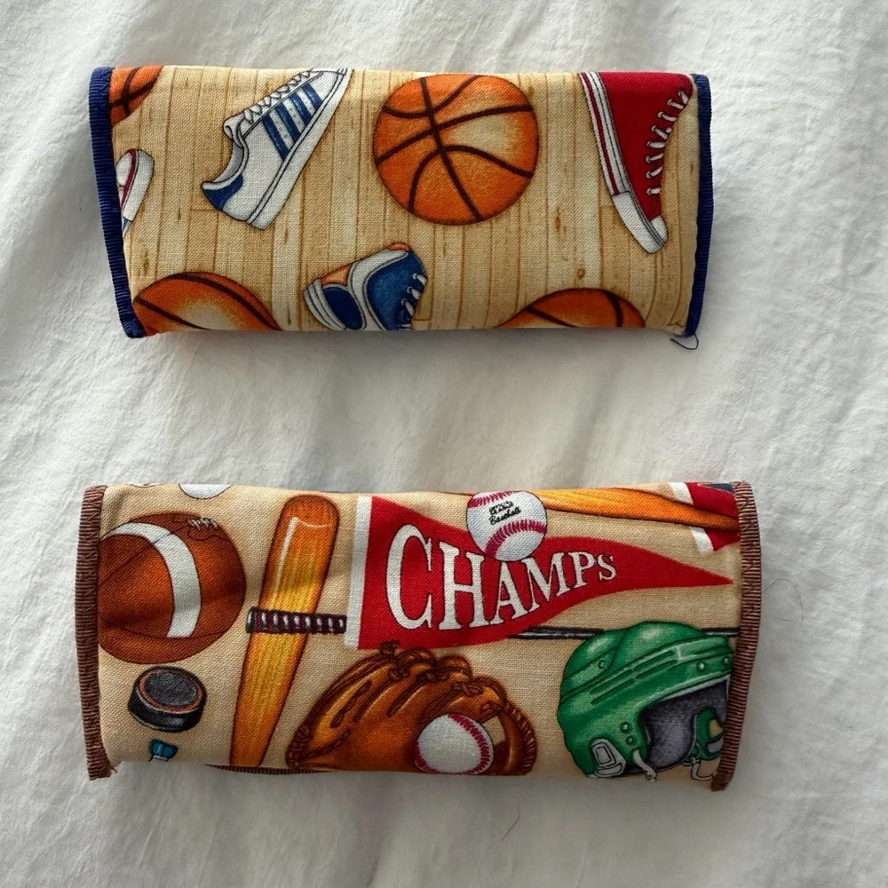 👑✅PRICE FIRM✅ Sports-Themed Kids Eyewear Cords and 2 Cases Set. NWOT